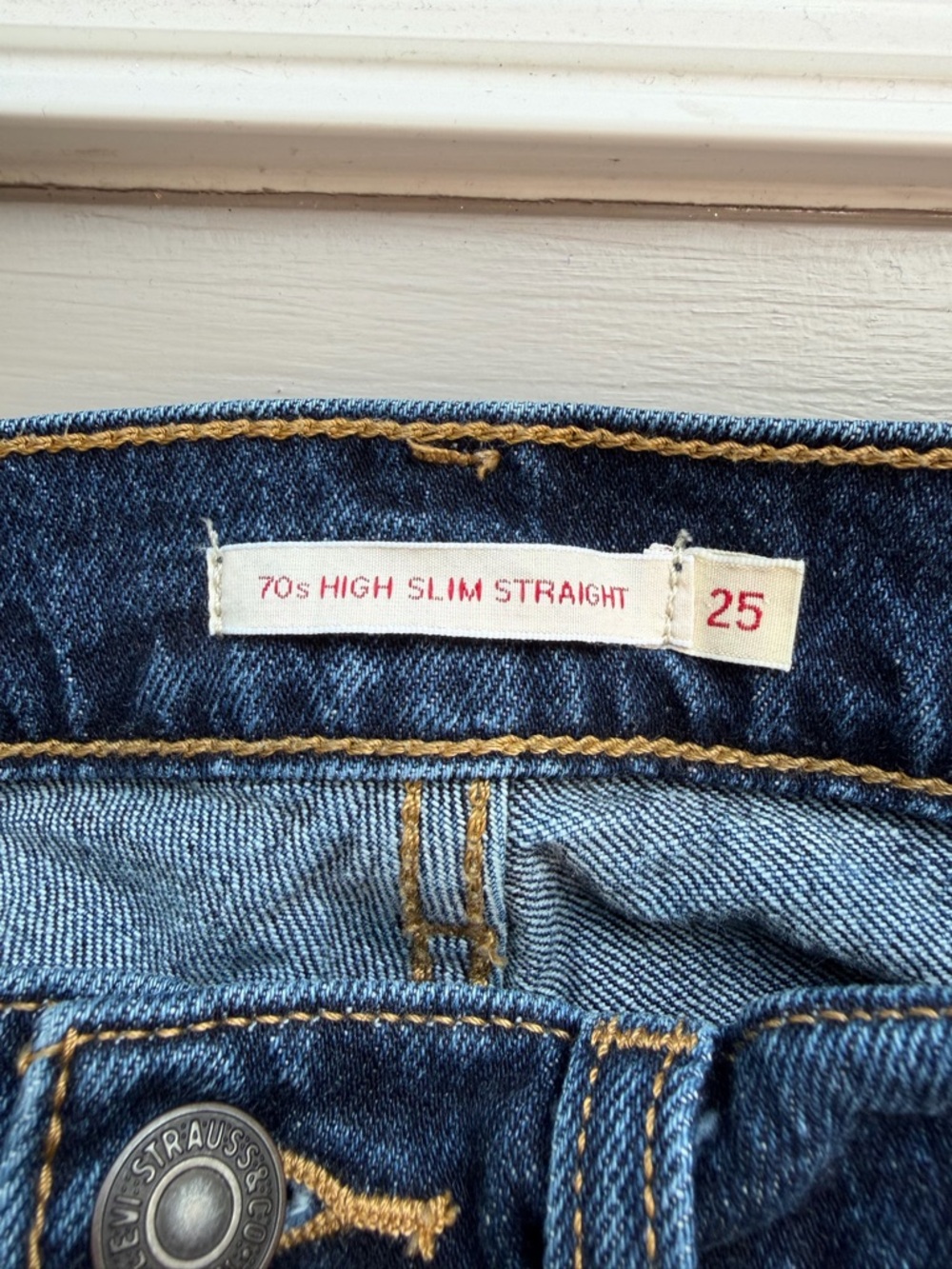 Women’s | Levi’s Premium 70s High Slim Straight Jeans, Dark Wash | Size 25 - Picture 9 of 11
